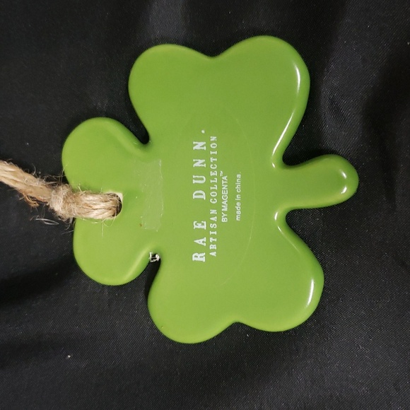 Rae Dunn NWOT Green Ceramic "IRISH" garland/plaque with wood beads - Picture 3 of 4